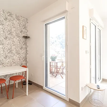 Charming With Parking Near Monaco Босолей